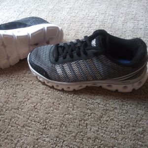 6.5 womens K Swiss sneakers shoes